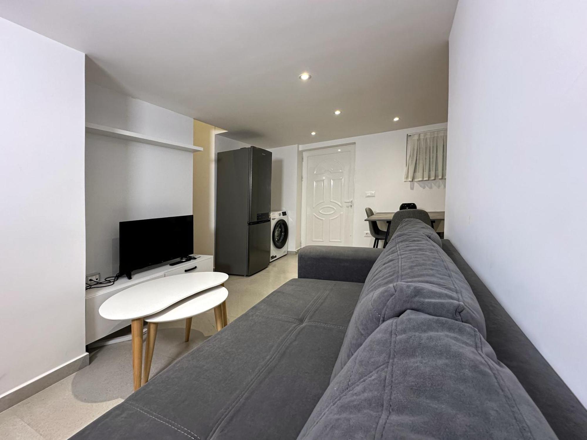 Home Select Tirana 2 Bagian luar foto