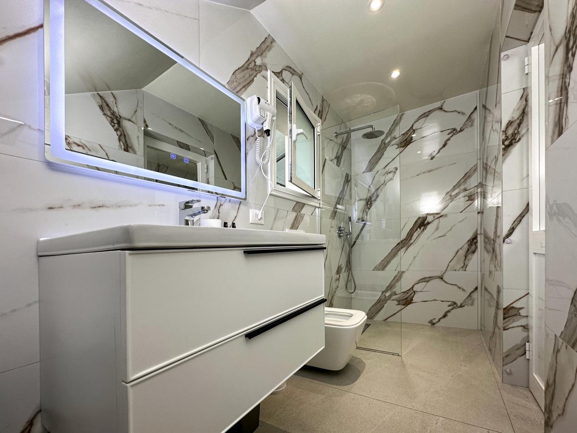 Home Select Tirana 2 Bagian luar foto