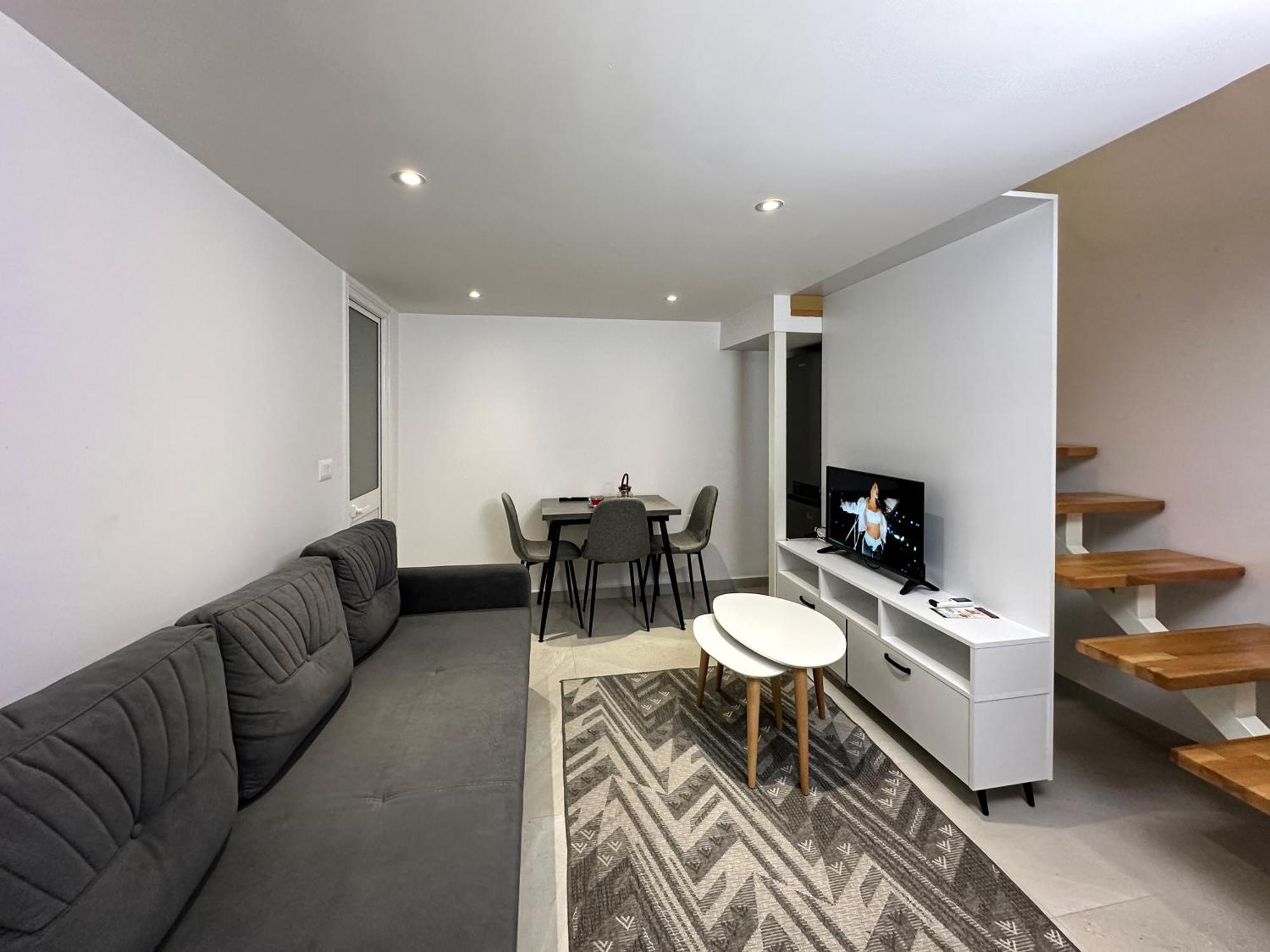 Home Select Tirana 2 Bagian luar foto