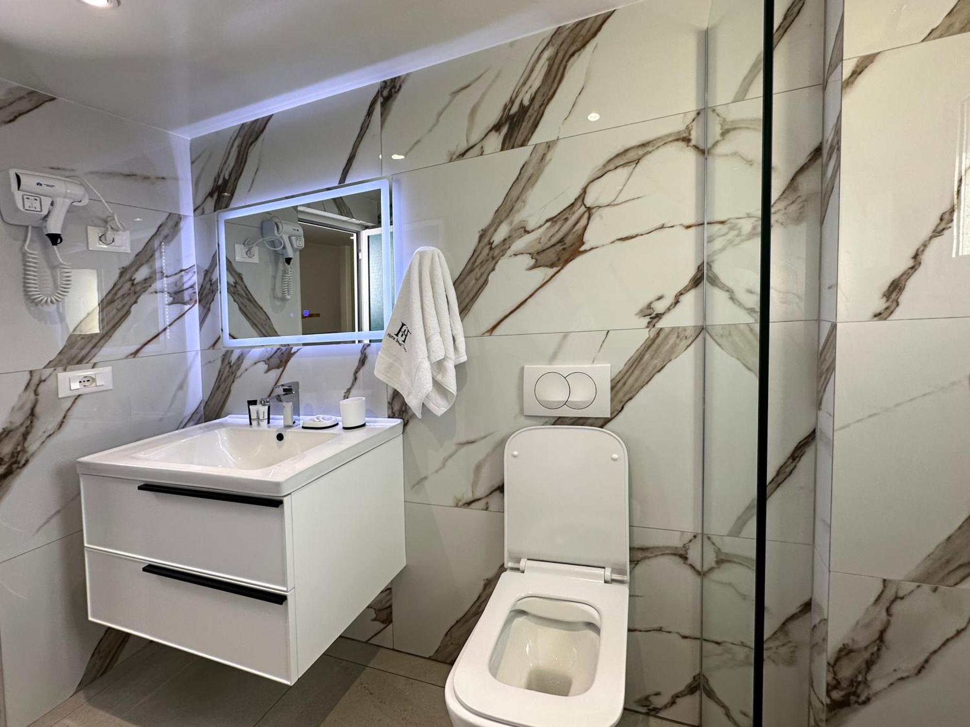 Home Select Tirana 2 Bagian luar foto