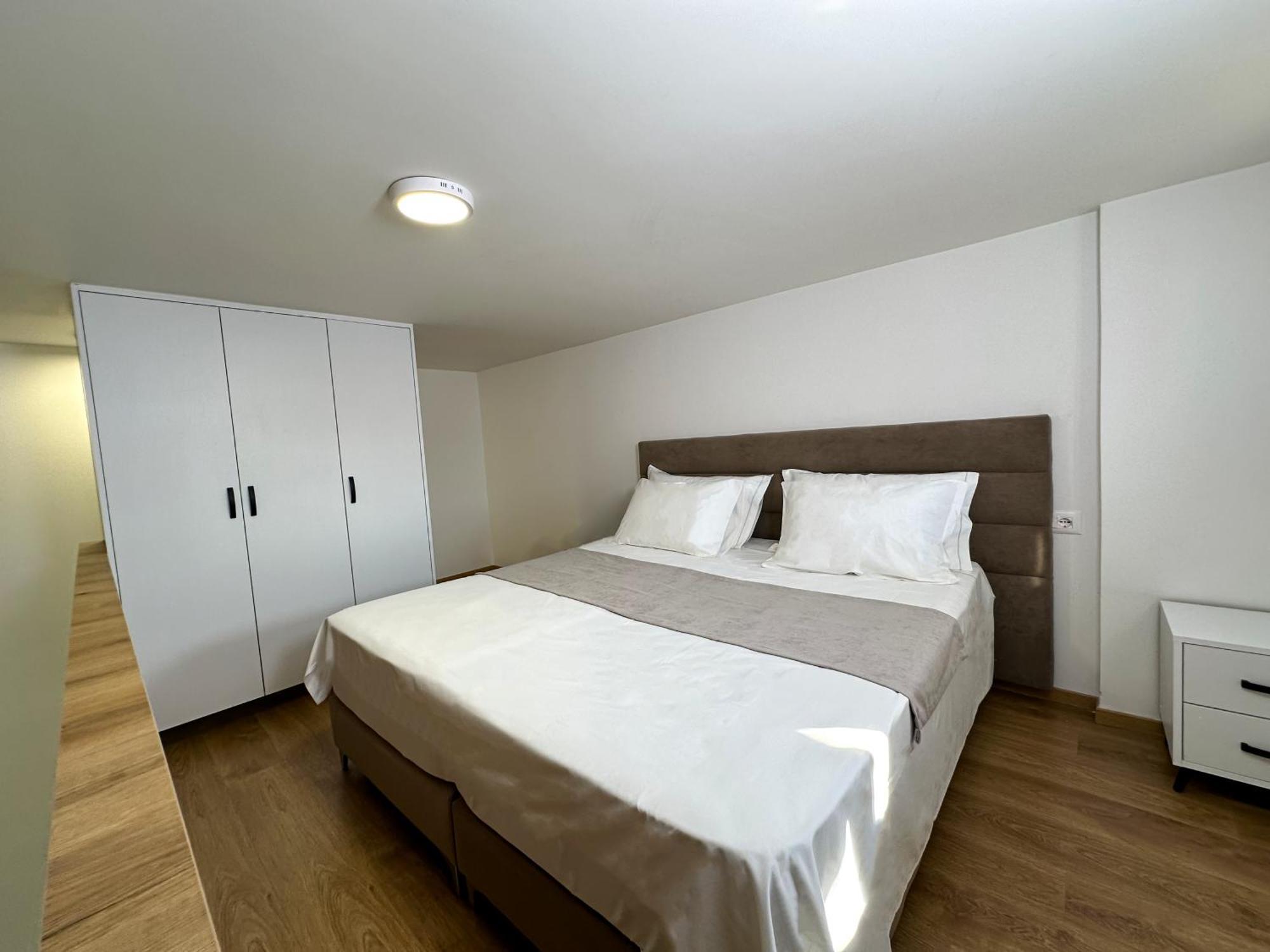 Home Select Tirana 2 Bagian luar foto