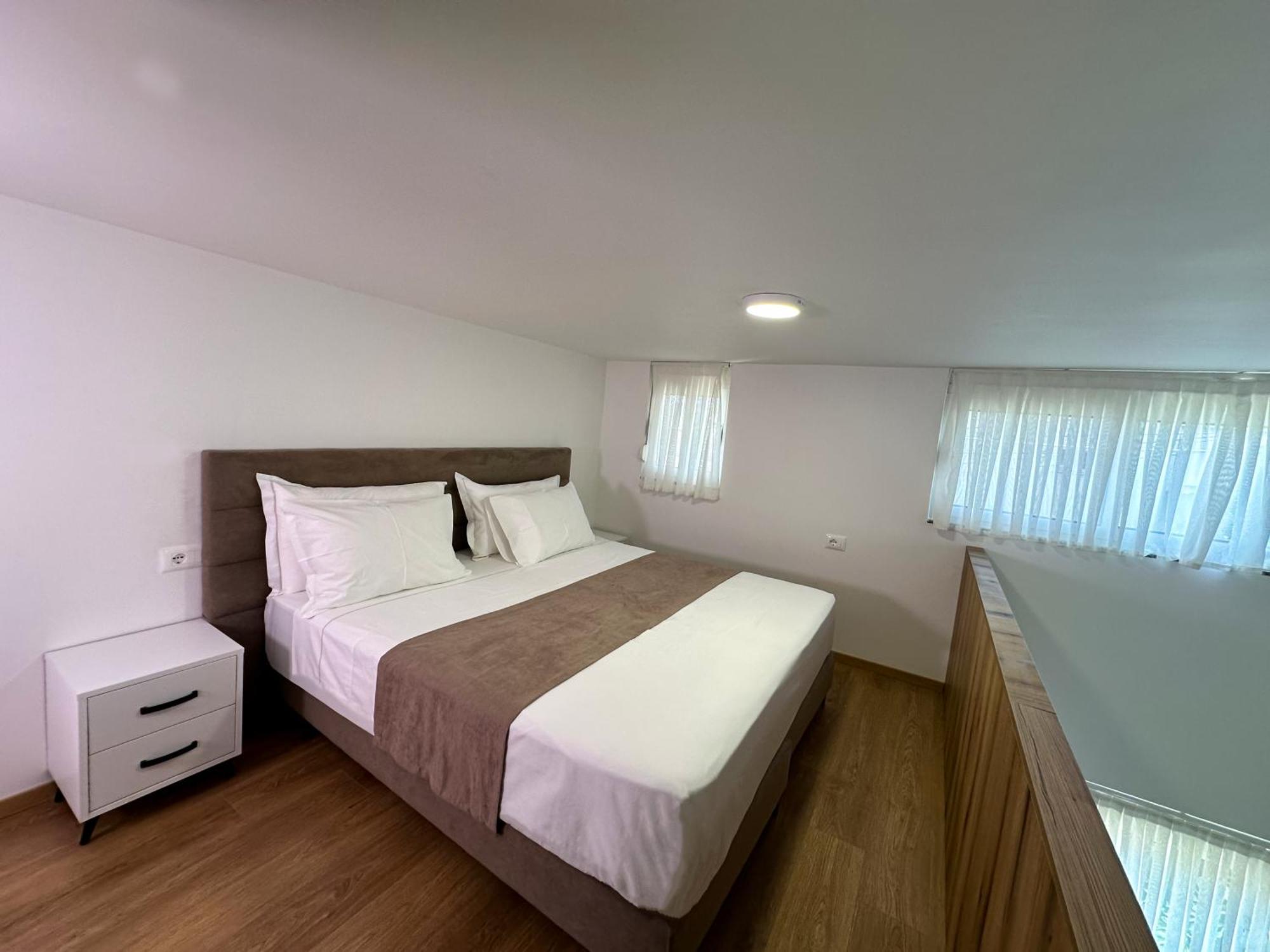 Home Select Tirana 2 Bagian luar foto